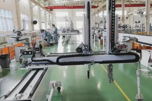 告別人工搬運 “機械手”如何在技術革新中徹底解放工人雙手
